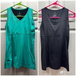 Lot of 2 Lands' End Womens Size XS Athletic Stretch Teal & Black Racerback Tanks